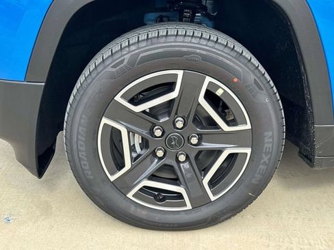 New 2026 Jeep Cherokee Laredo AWD/4WD image 4