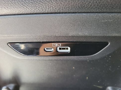 Used 2022 Chrysler Pacifica Touring-L FWD image 18