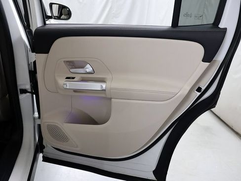 Certified 2023 Mercedes-Benz GLB 250 4MATIC image 30