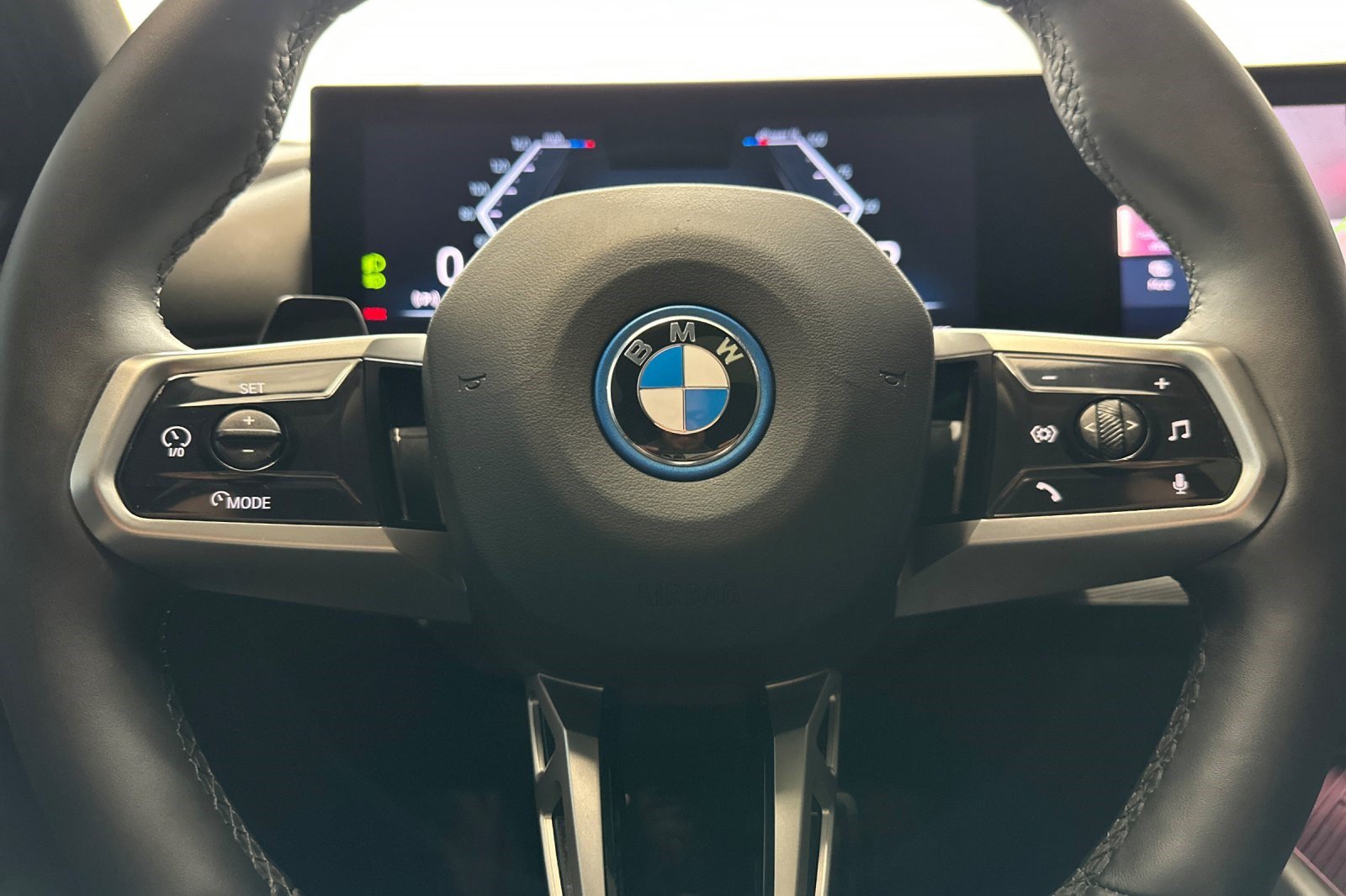 Used 2024 BMW i5 eDrive40i w/ M Sport Package RWD image 10