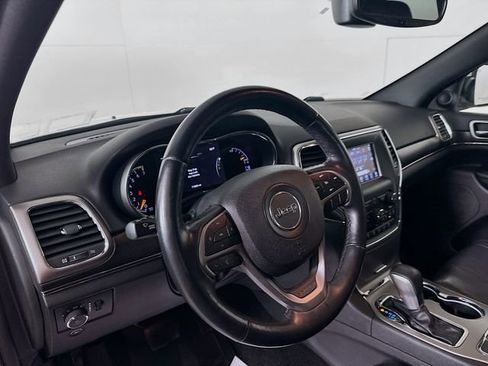 Used 2018 Jeep Grand Cherokee Limited image 10