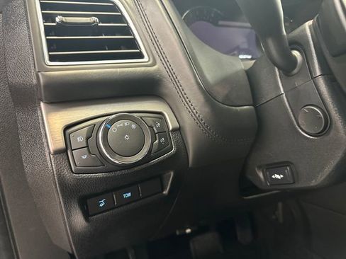 Used 2018 Ford Explorer Platinum AWD/4WD image 23