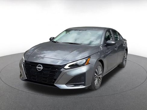 Used 2026 Nissan Altima 2.5 SV FWD image 7
