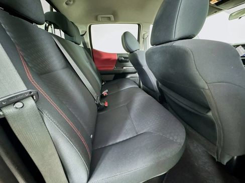 Used 2022 Toyota Tacoma SR5 RWD image 31