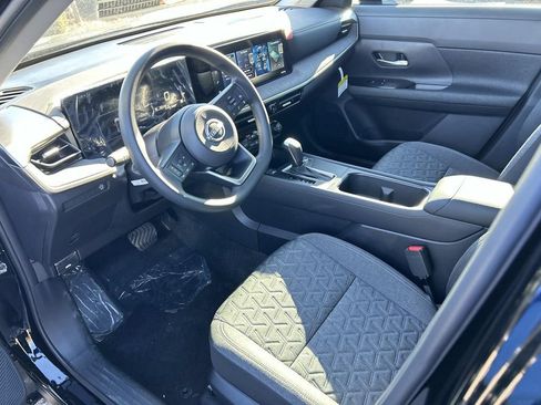 New 2026 Nissan Kicks SV w/ SV Premium Package FWD image 13