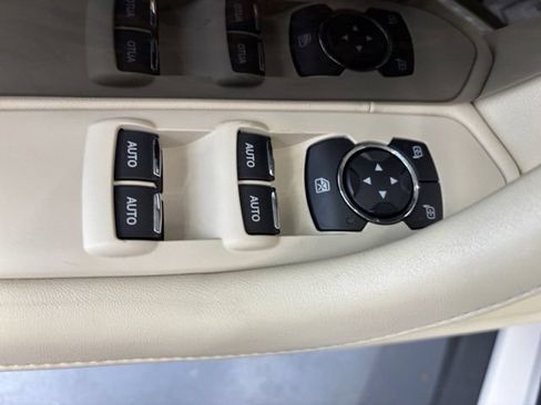 Used 2015 Lincoln MKS AWD w/ Equipment Group 101A image 9