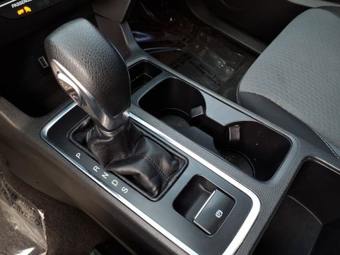 Certified 2019 Ford Escape SE FWD image 22