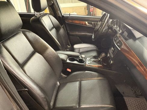 Used 2013 Mercedes-Benz C 300 4MATIC Sedan image 19