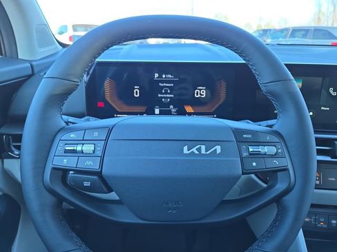 New 2026 Kia Sportage EX w/ EX Panorama Roof Package FWD image 9