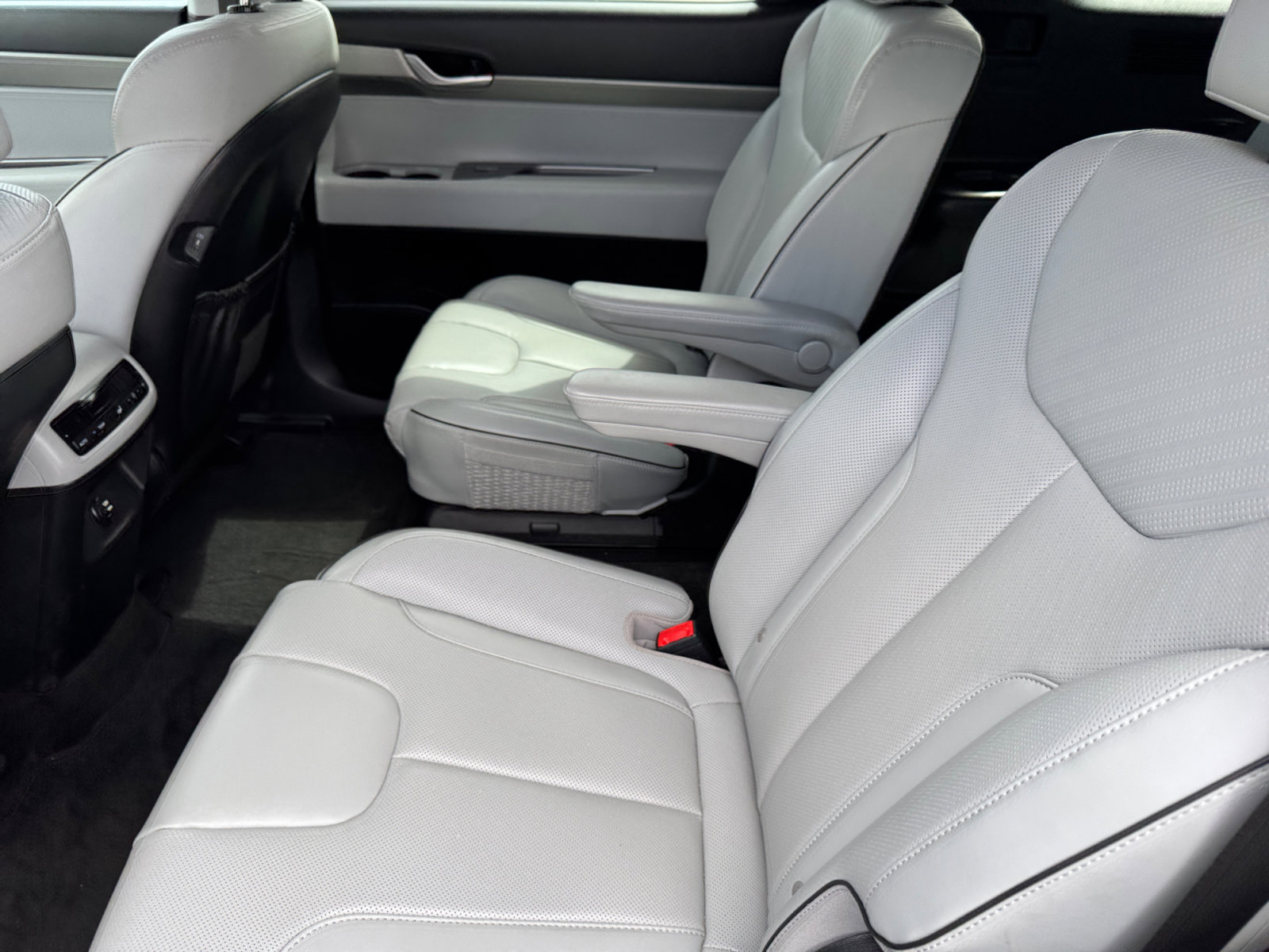 Used 2024 Hyundai Palisade SEL AWD/4WD image 16