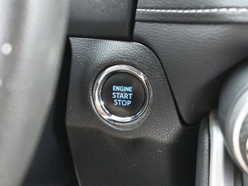 Used 2022 Toyota RAV4 XLE AWD/4WD image 25