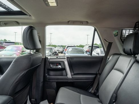 Used 2022 Toyota 4Runner SR5 Premium w/ Moonroof Package AWD/4WD image 20