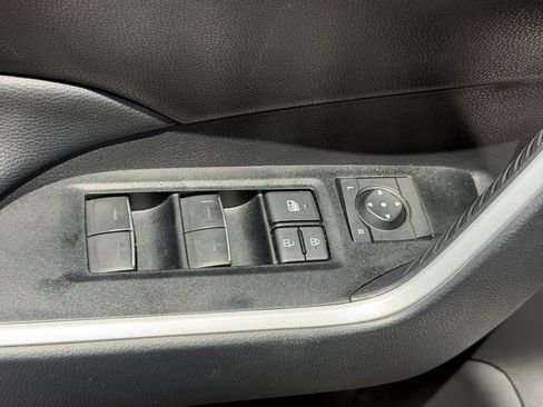 Used 2025 Toyota RAV4 XLE AWD/4WD image 10