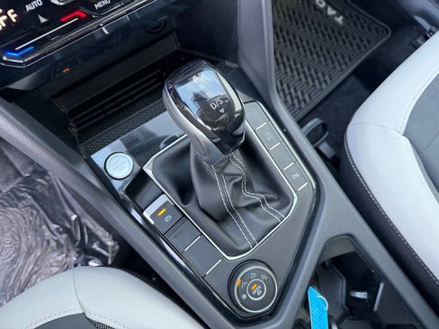 New 2026 Volkswagen Taos SE image 28