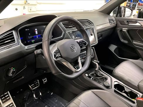 Used 2024 Volkswagen Tiguan SE R-Line image 17
