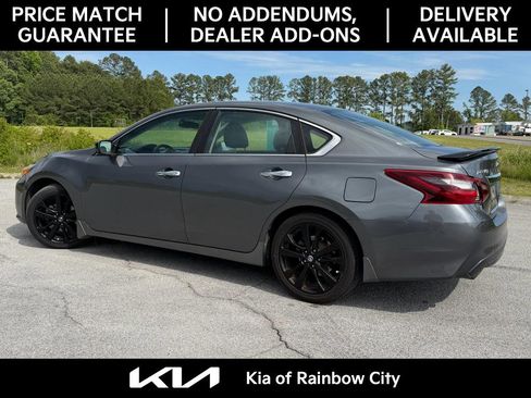 Used 2017 Nissan Altima 2.5 SR w/ Midnight Edition Package FWD image 7
