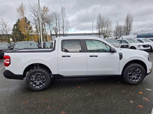 New 2026 Ford Maverick XLT image 4