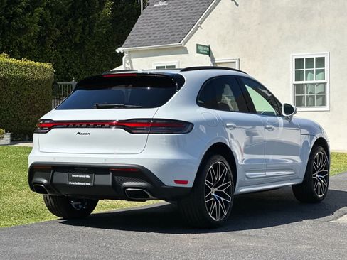 New 2026 Porsche Macan AWD/4WD image 8
