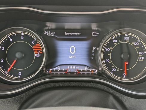 Used 2019 Jeep Cherokee Limited image 24