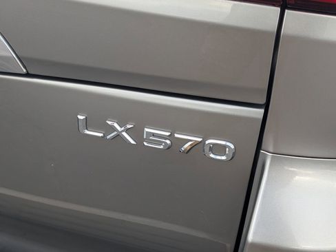 Used 2018 Lexus LX 570 4WD image 49