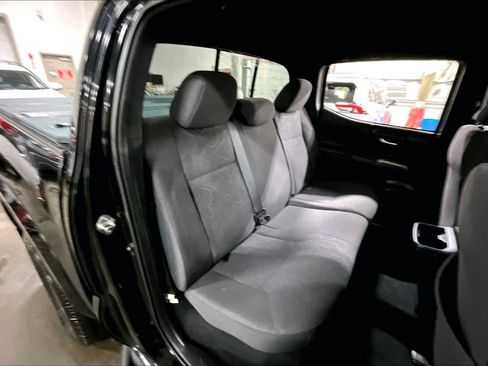 Used 2018 Toyota Tacoma TRD Off-Road w/ Technology Package image 20