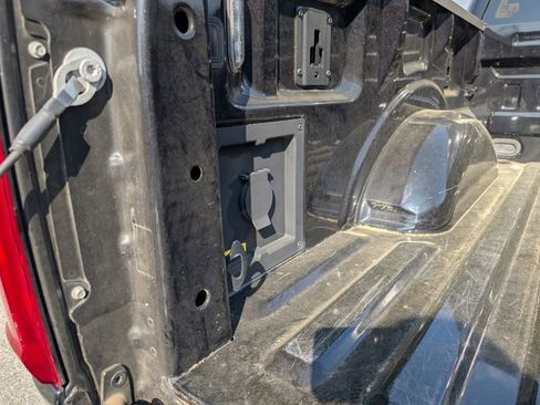 Used 2022 Ford F150 Lariat image 34