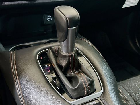 Used 2025 Honda HR-V Sport image 14