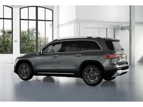 Used 2026 Mercedes-Benz GLB 250 4MATIC image 31