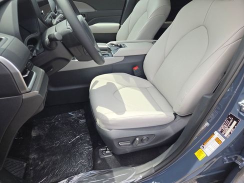 New 2026 Toyota Grand Highlander AWD image 5