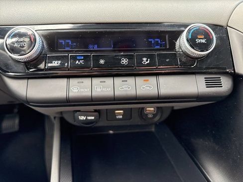 Used 2023 Hyundai Elantra SEL w/ Cargo Package FWD image 15