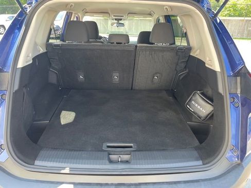 Used 2022 Nissan Rogue S image 13