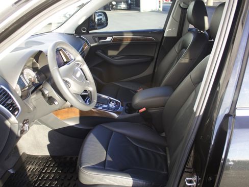 Used 2016 Audi Q5 2.0T Premium Plus w/ Technology Package image 11