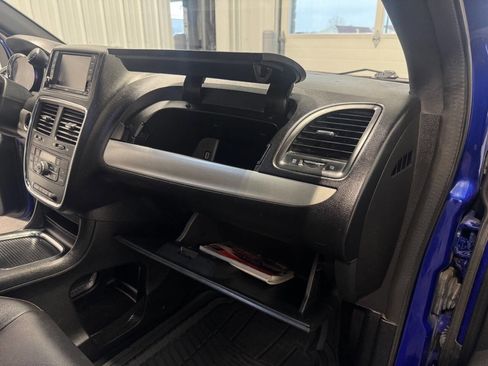 Used 2019 Dodge Grand Caravan GT image 18