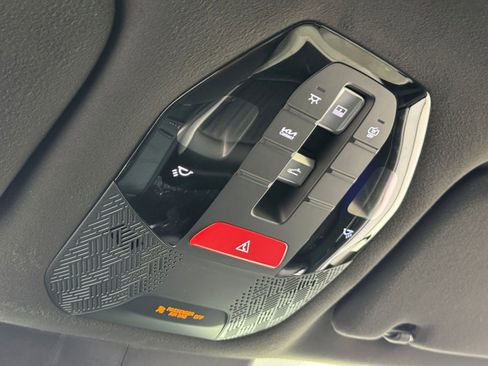 Used 2024 Kia EV9 GT-Line image 34