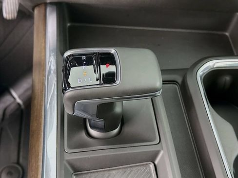 Used 2023 Chevrolet Silverado 1500 High Country w/ High Country Premium Package AWD/4WD image 16