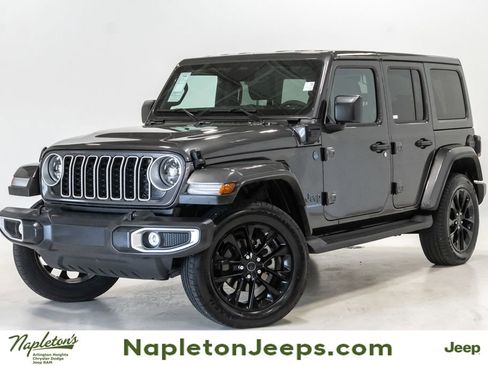 Used 2025 Jeep Wrangler Unlimited Sahara AWD/4WD image 1