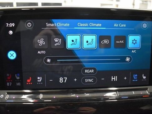 Used 2024 Volkswagen Atlas SE image 29