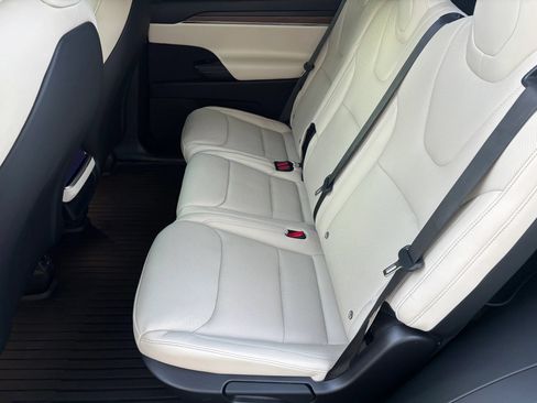 Used 2023 Tesla Model X AWD/4WD image 13