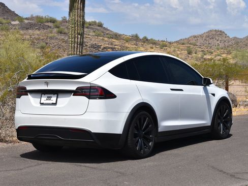 Used 2022 Tesla Model X AWD/4WD image 8