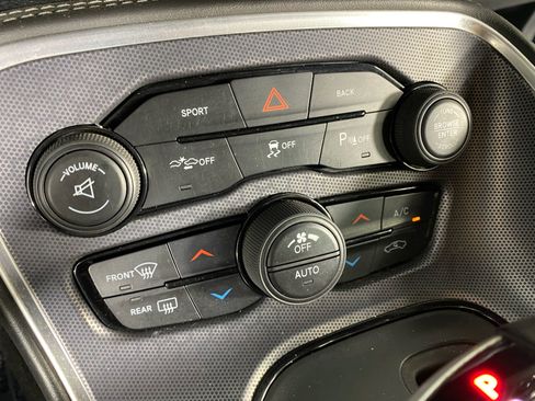Used 2015 Dodge Challenger R/T Plus RWD image 20