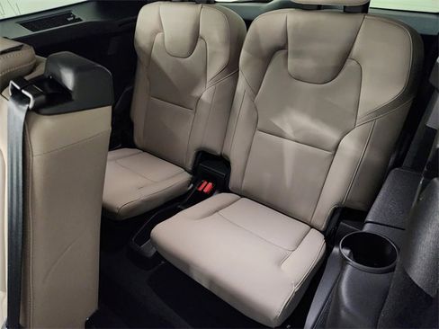 New 2026 Volvo XC90 B6 Plus w/ Protection Package Premier image 32