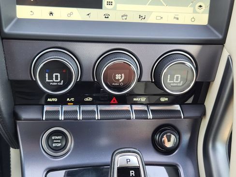 Used 2020 Jaguar F-TYPE Coupe RWD image 10