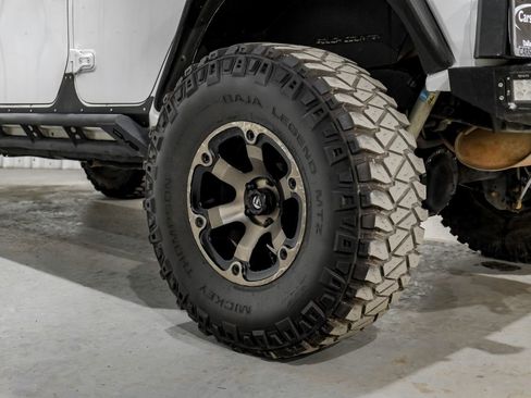 Used 2018 Jeep Wrangler Unlimited Sahara image 62