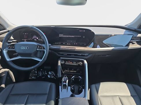 Used 2025 Audi Q5 Premium w/ Convenience Package AWD/4WD image 10