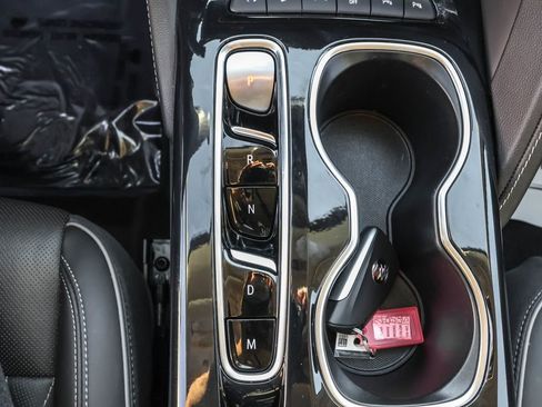 Used 2022 Buick Envision Avenir w/ Technology Package II image 27