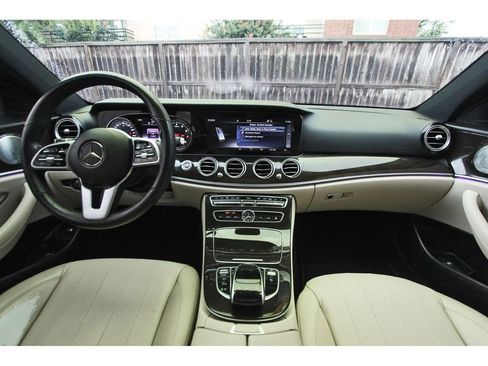 Used 2019 Mercedes-Benz E 300 image 10