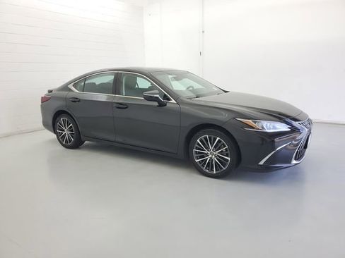 Used 2022 Lexus ES 250 w/ Premium Package image 4