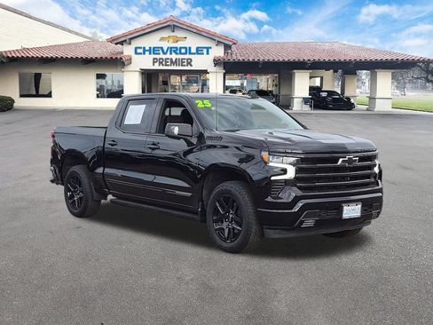 Used 2025 Chevrolet Silverado 1500 High Country w/ Midnight Edition AWD/4WD image 2