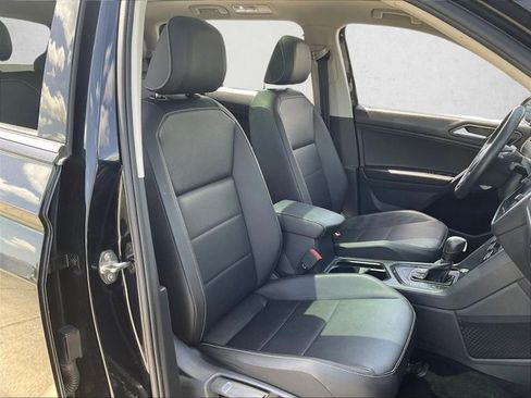 Used 2021 Volkswagen Tiguan SEL FWD image 9