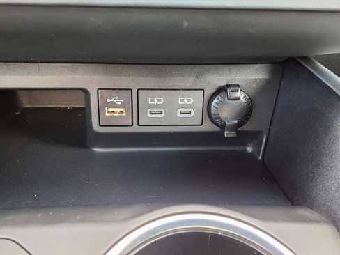 Used 2024 Toyota Highlander XSE FWD image 23